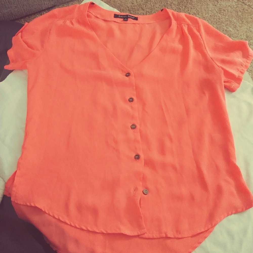 Classy Peachy button-down Sz: M/M